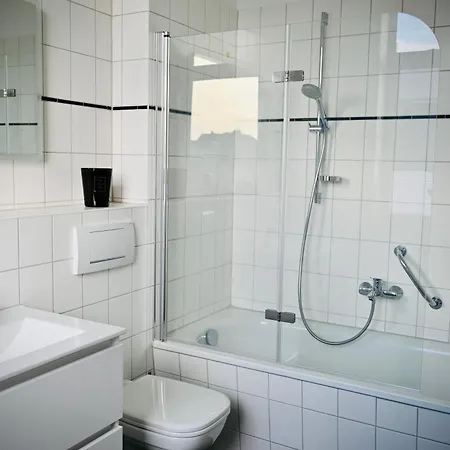 Zuhause Am Mit Sonnenbalkon In Strand- Und Altstadtnaehe * Rostock