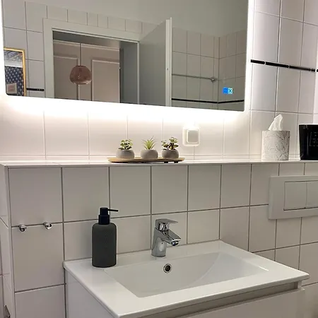 Zuhause Am Mit Sonnenbalkon In Strand- Und Altstadtnaehe Appartement *