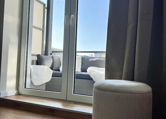 Apartament Zuhause Am Mit Sonnenbalkon In Strand- Und Altstadtnaehe Rostock